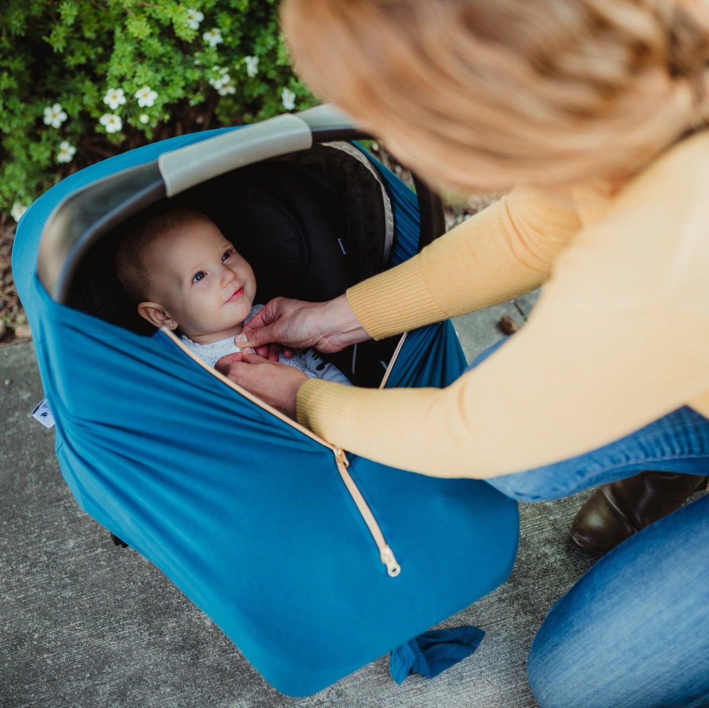 Baby Leaf Cover with zipper opening for easy access 